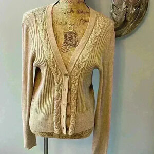 Beautiful St.John button down Sweater Size M